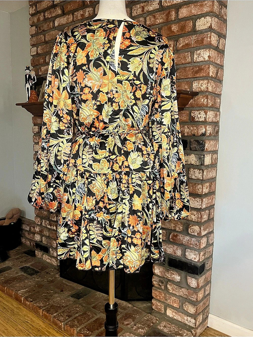 Sweet Lemon ptp 20 Floral Paisley Tie-Waist Mini Dress. - Picture 3 of 5